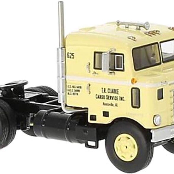 1950 Kenworth 521 ‘Bull-Nose’ Tractor (Light Yellow)